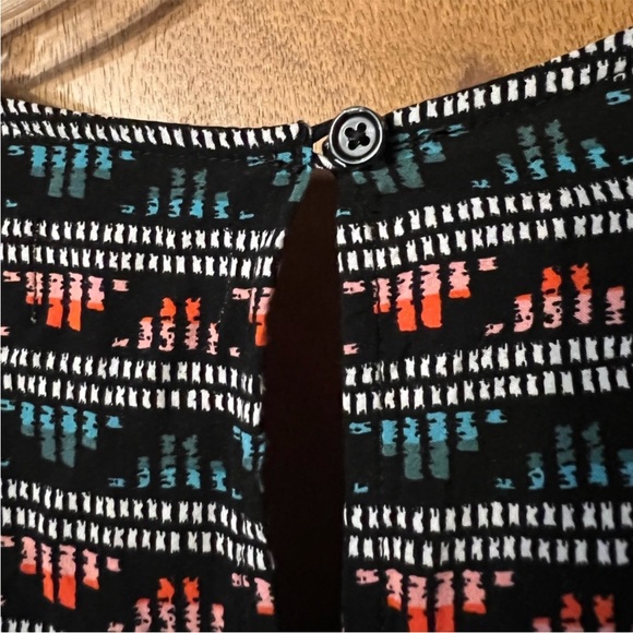 3/$15 Old Navy Chevron Striped Shorts Romper - Picture 7 of 7